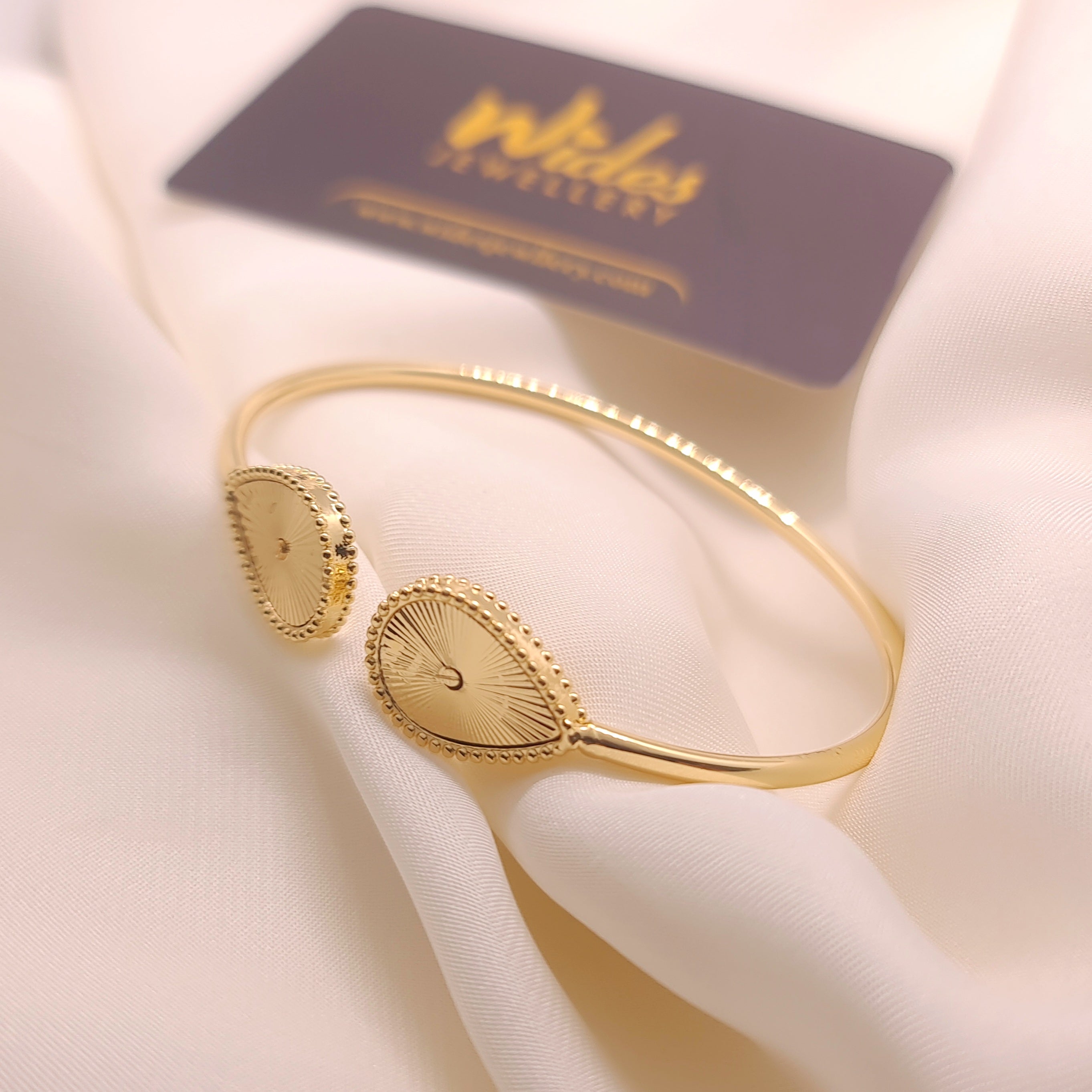 Teardrop Bracelet for Girls/Women