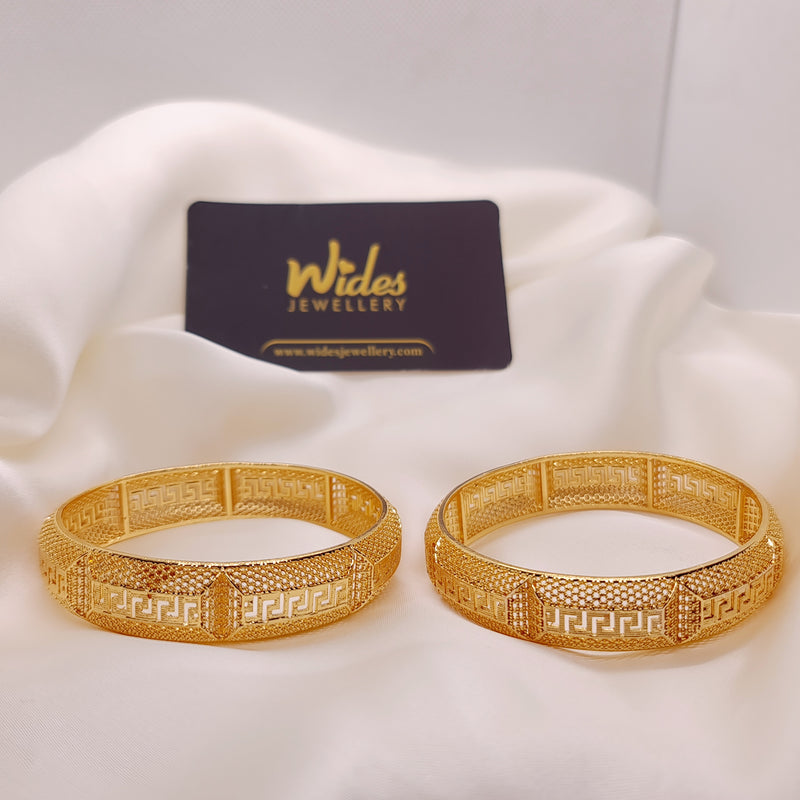 Charming Design Golden Artificial Kary/Bangles for Girls/Women