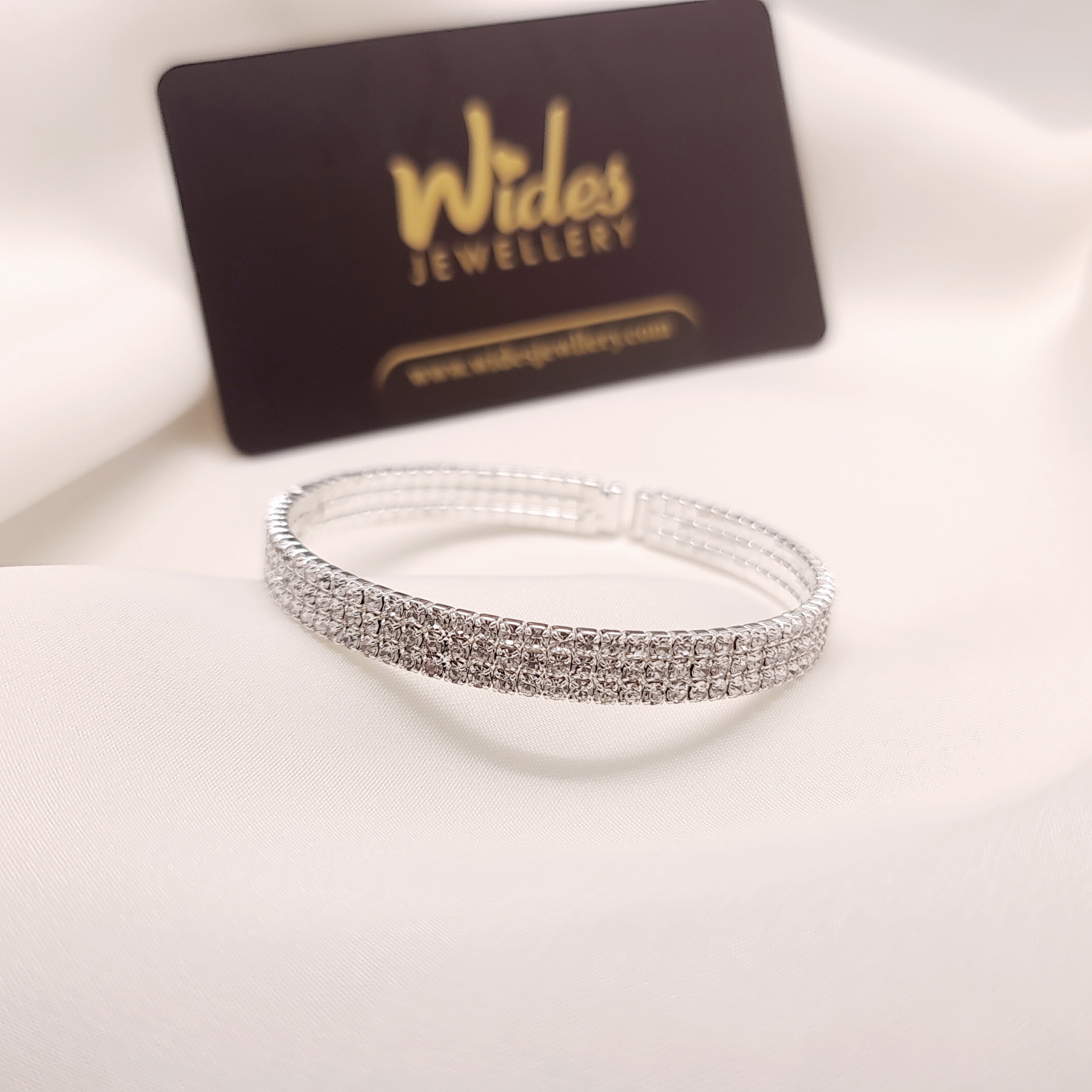 Trinity Line Bracelet for Girls/Women