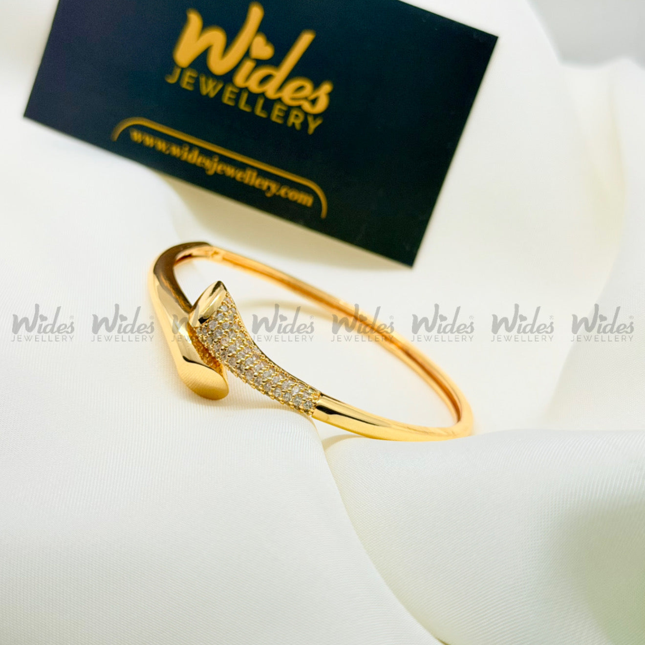 Iconic Nail Bracelet for Girls/Women