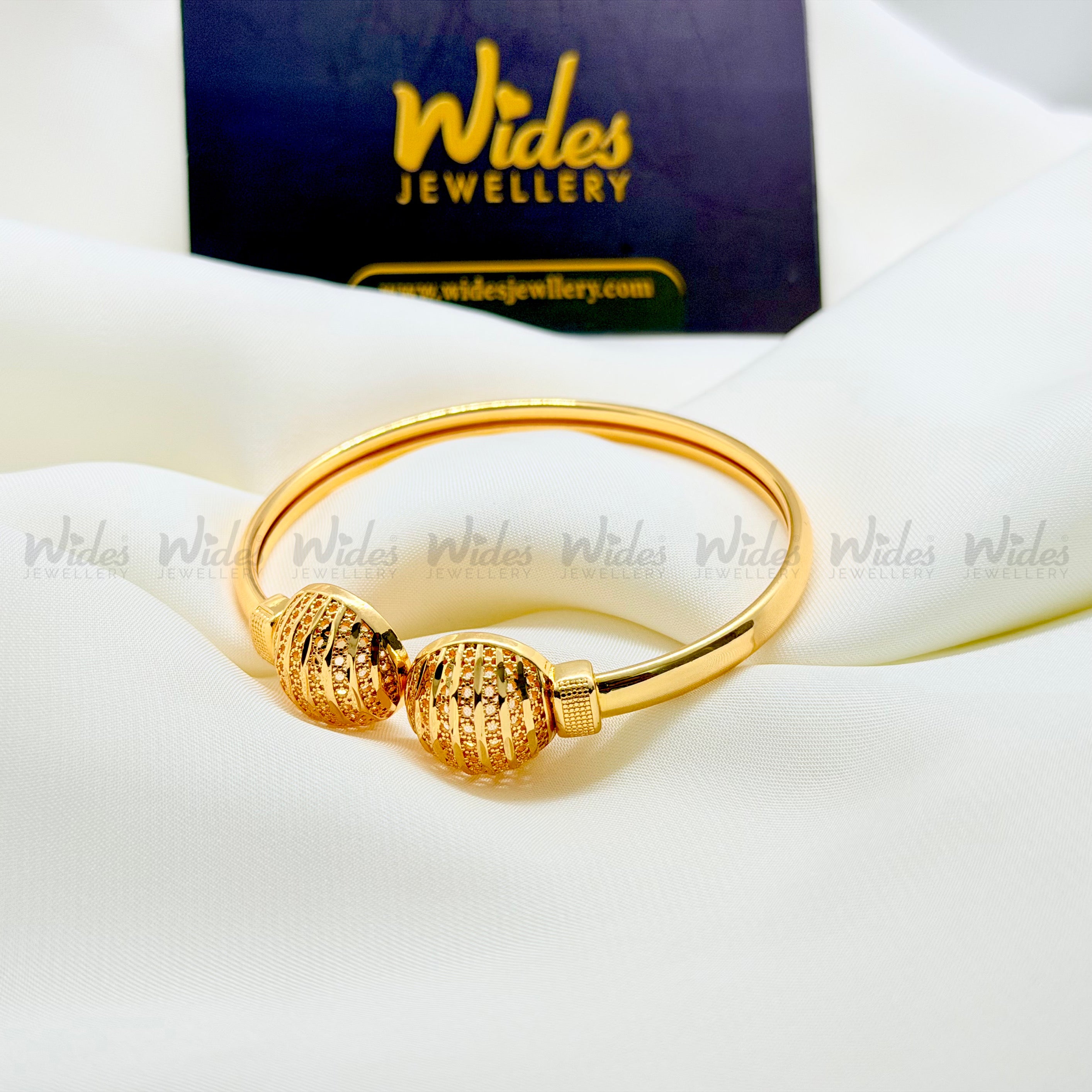 Twin Globe Open Bracelet for Girls/Women
