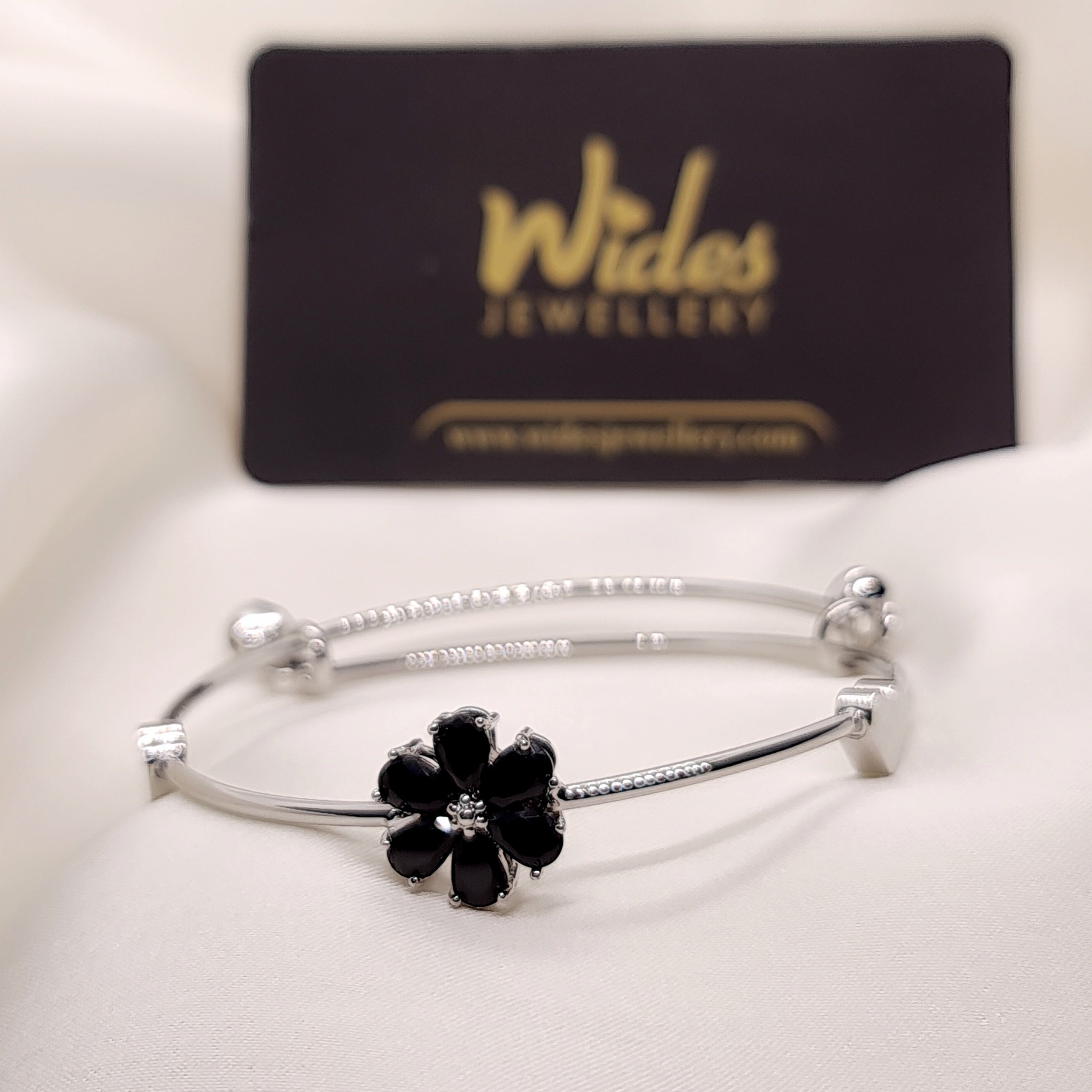 Elegant Flower Design Silver Bracelet for Girls/Women