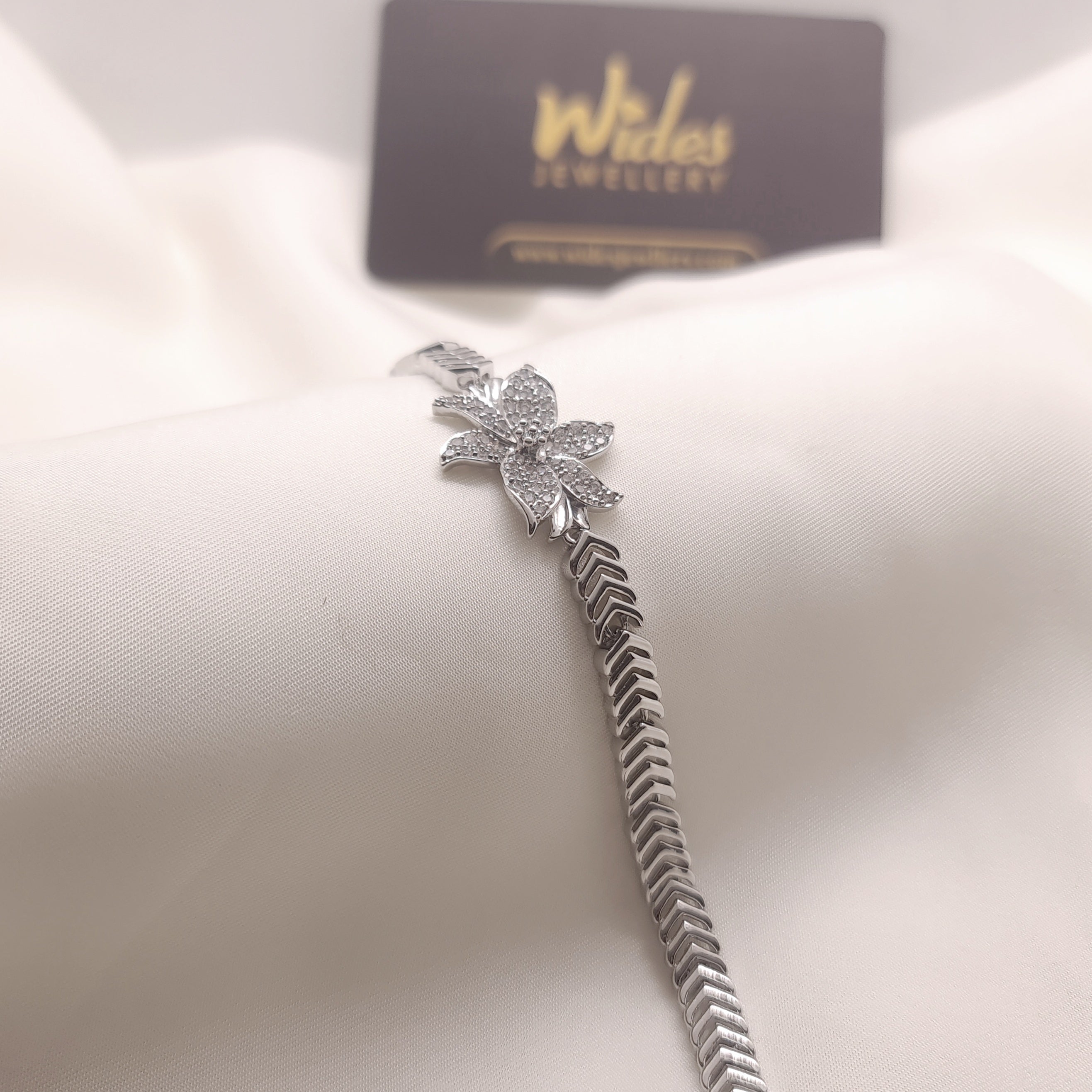 Floral Shine Bracelet for Girls/Women