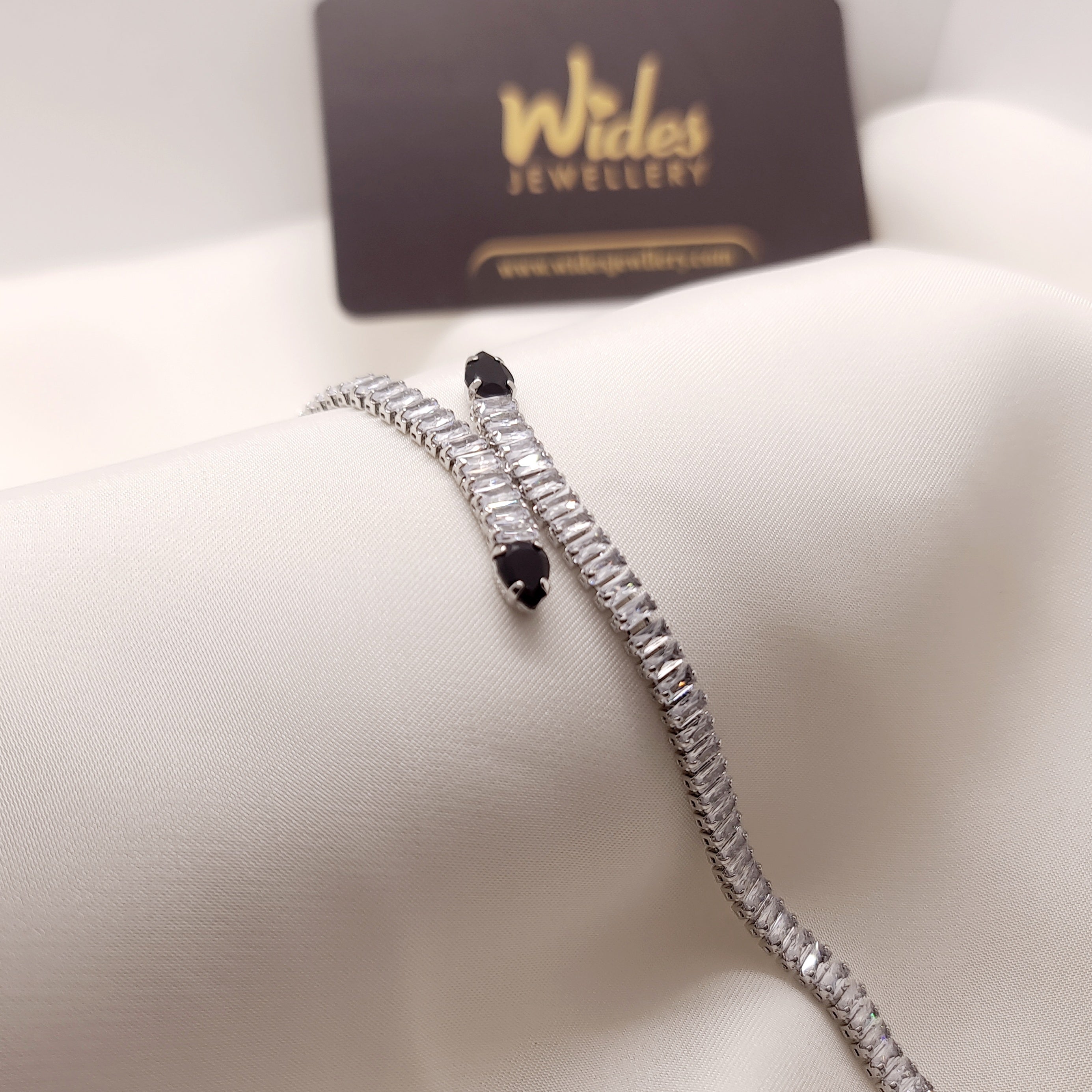 Sleek Serpent Bracelet for Girls/Women
