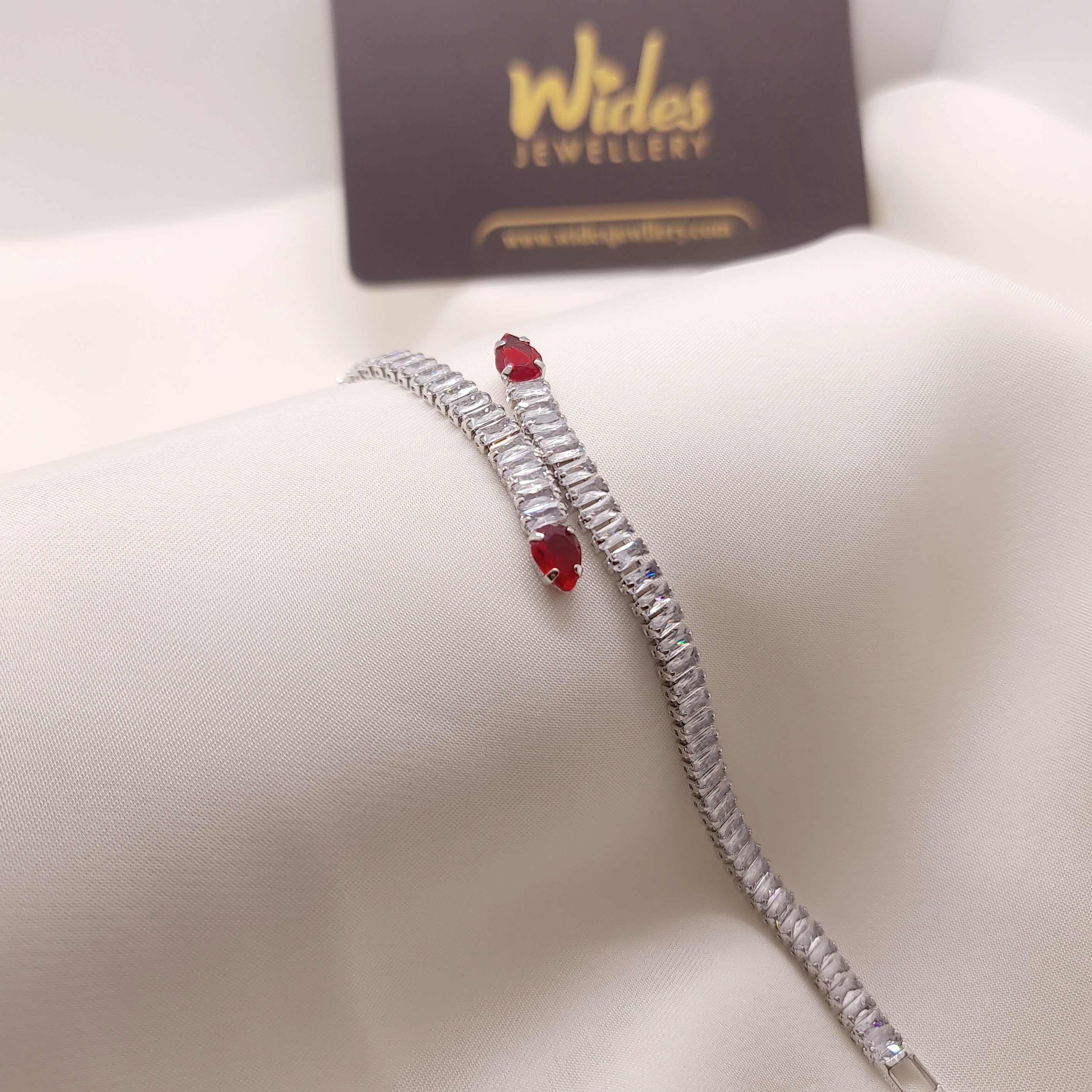 Sleek Serpent Bracelet for Girls/Women