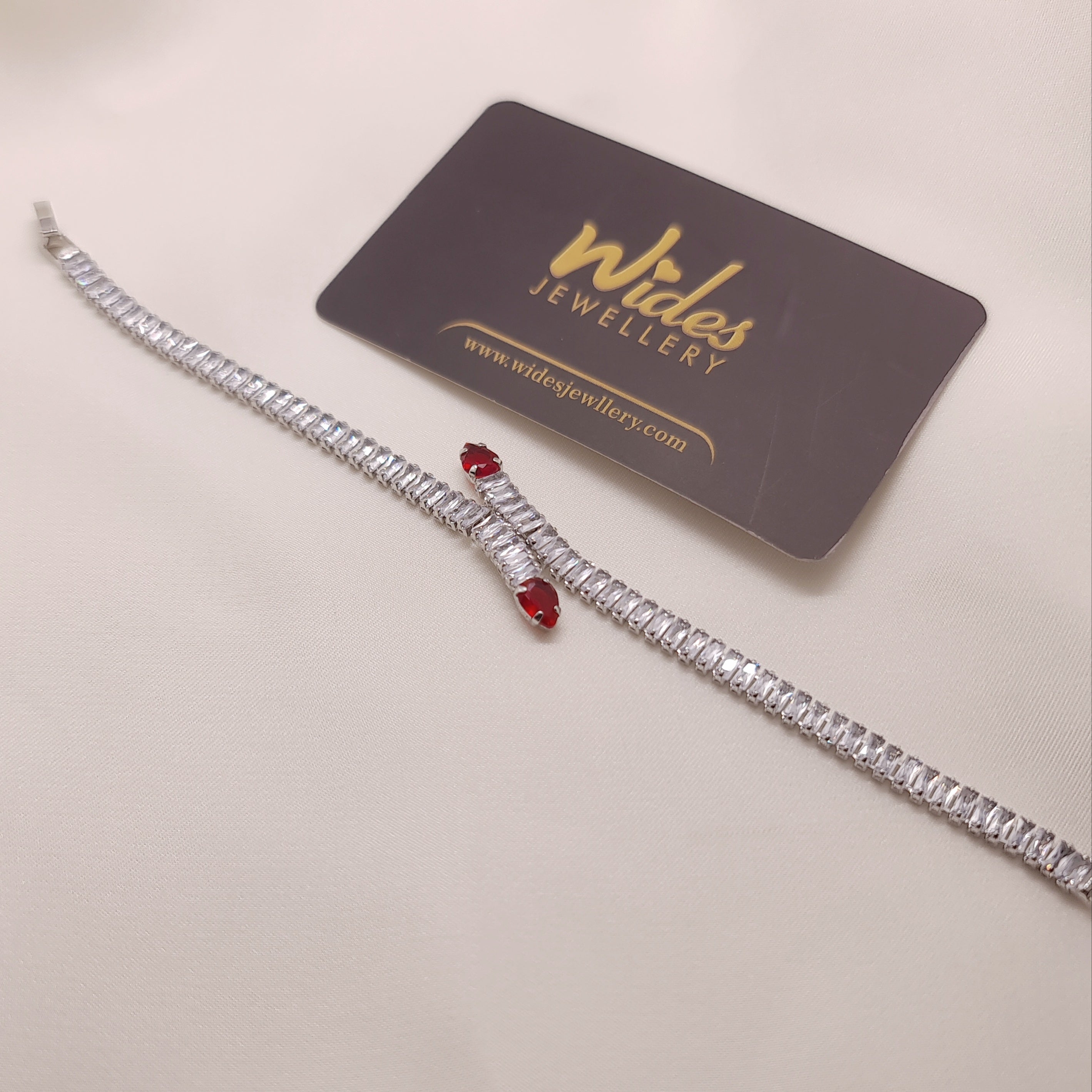Sleek Serpent Bracelet for Girls/Women