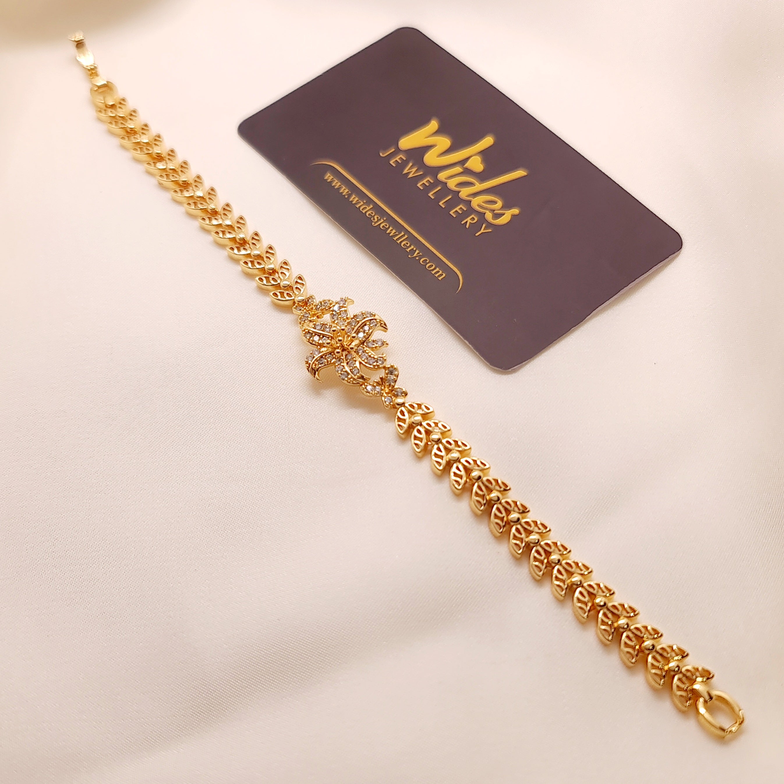 Delicate Floral Bracelet for Girls/Women
