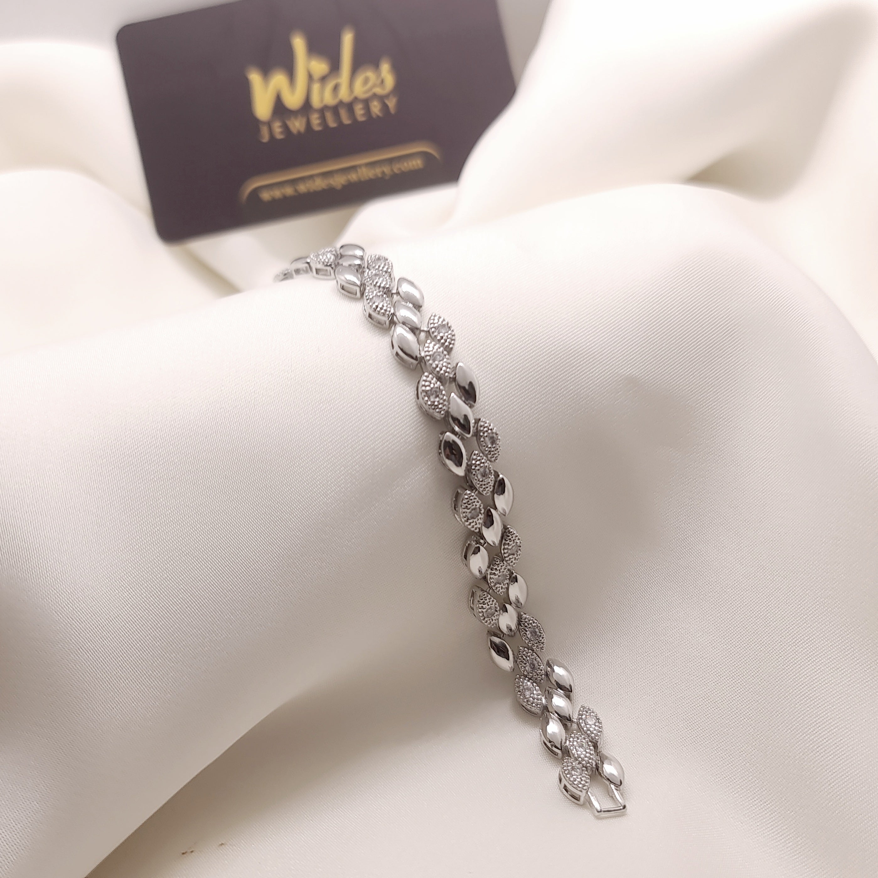 Elysian Leaf Bracelet for Girls/Women