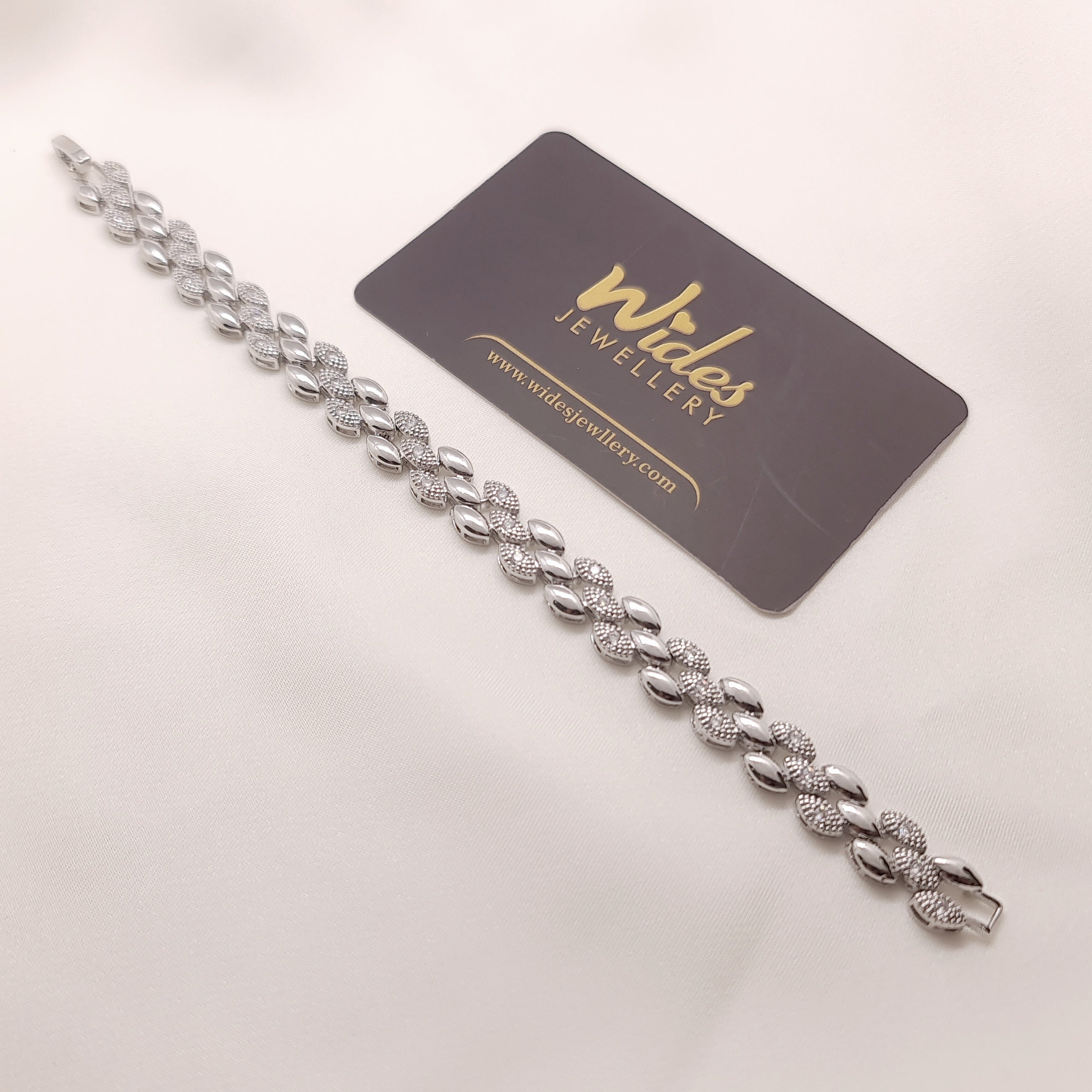 Elysian Leaf Bracelet for Girls/Women