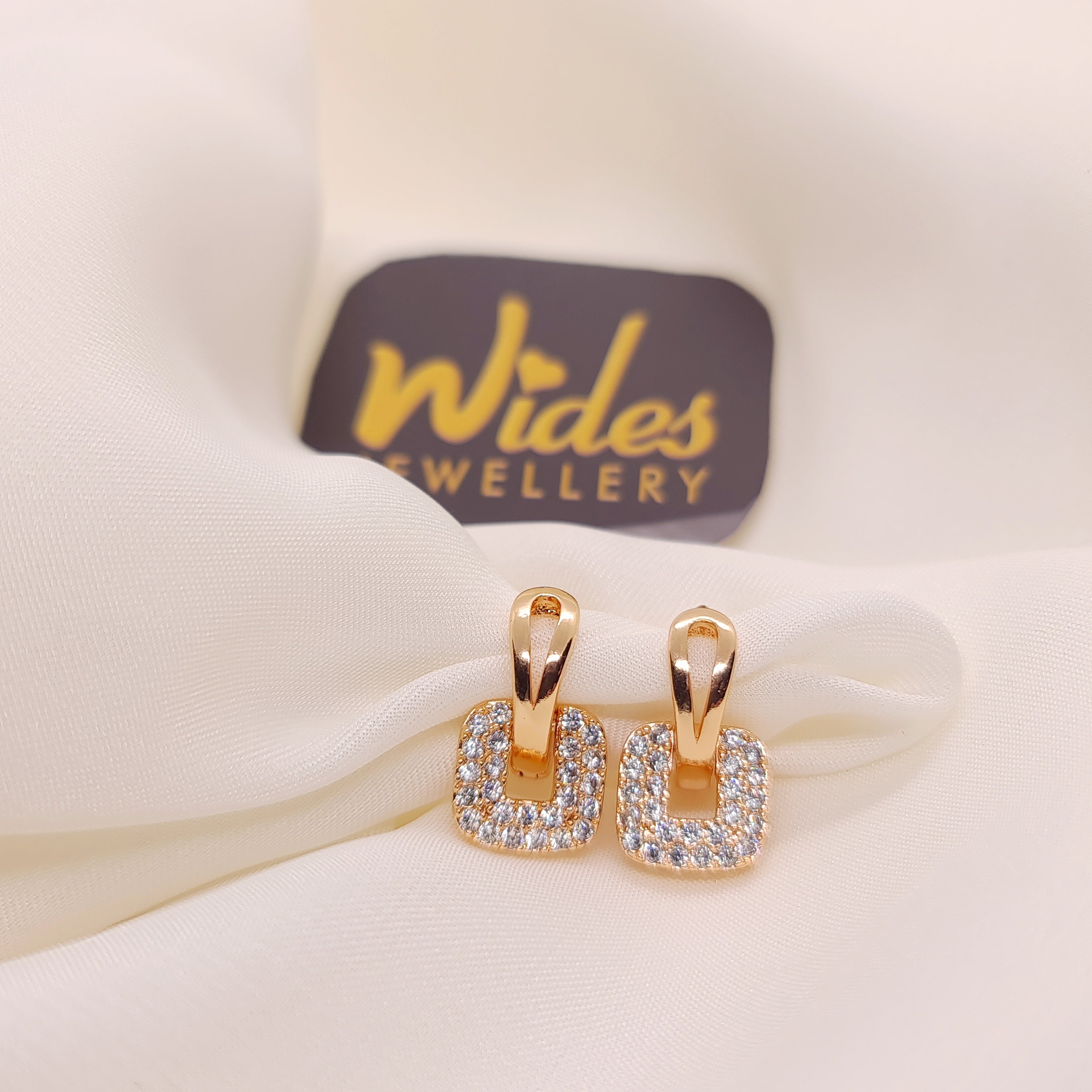 Glamorous Design Fancy Earrings for Girls/Women