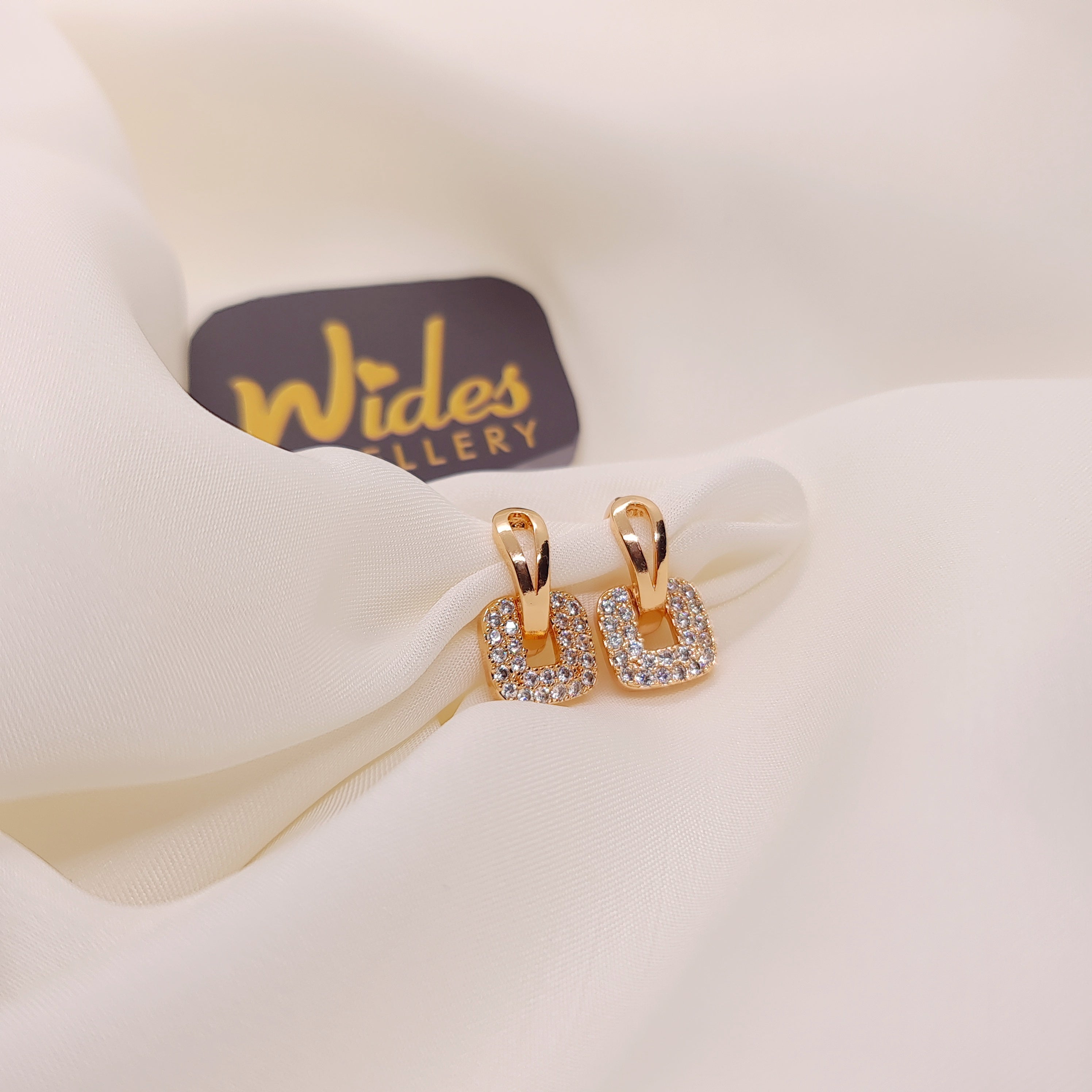 Glamorous Design Fancy Earrings for Girls/Women