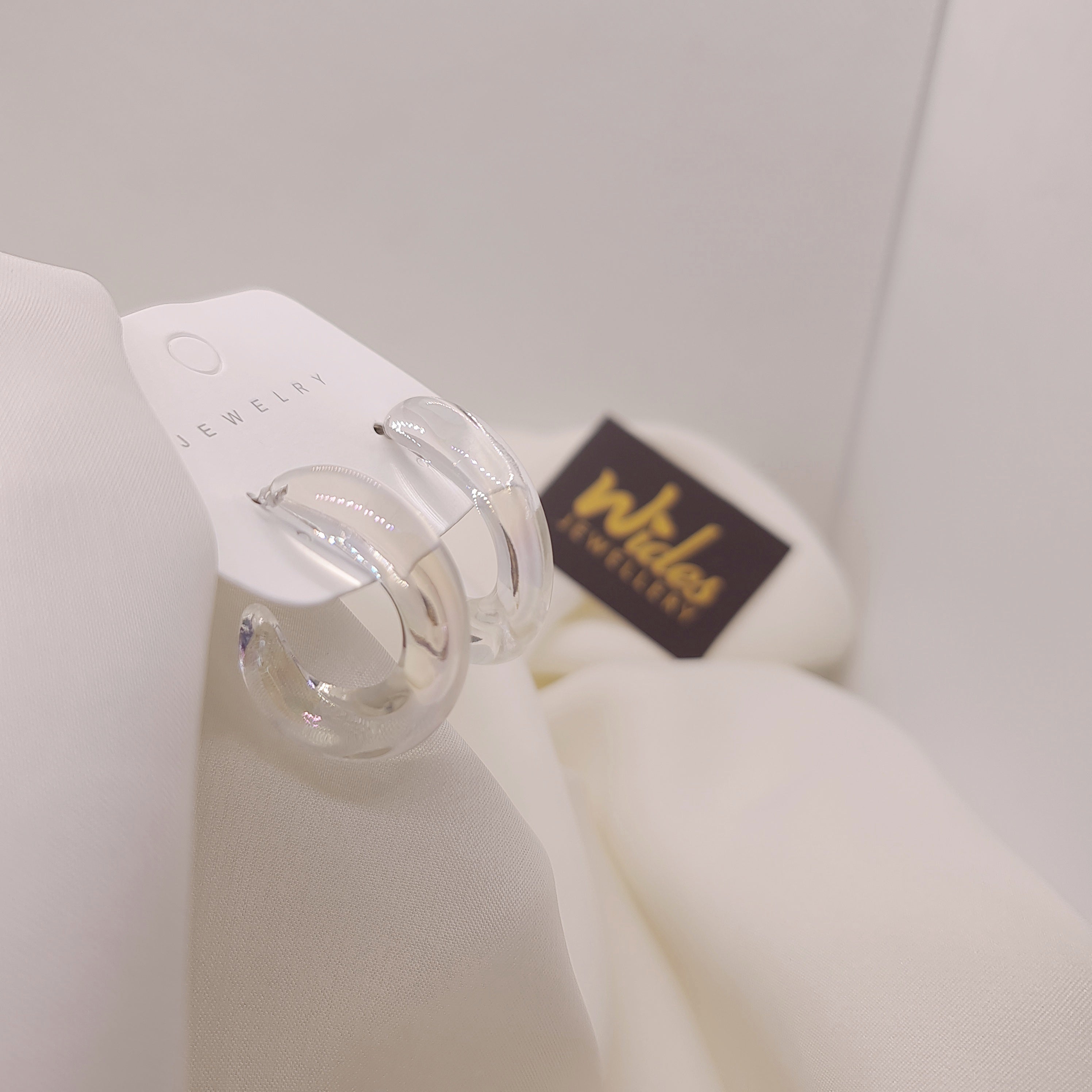 New Fancy Smart Design Earrings for Girls/Women