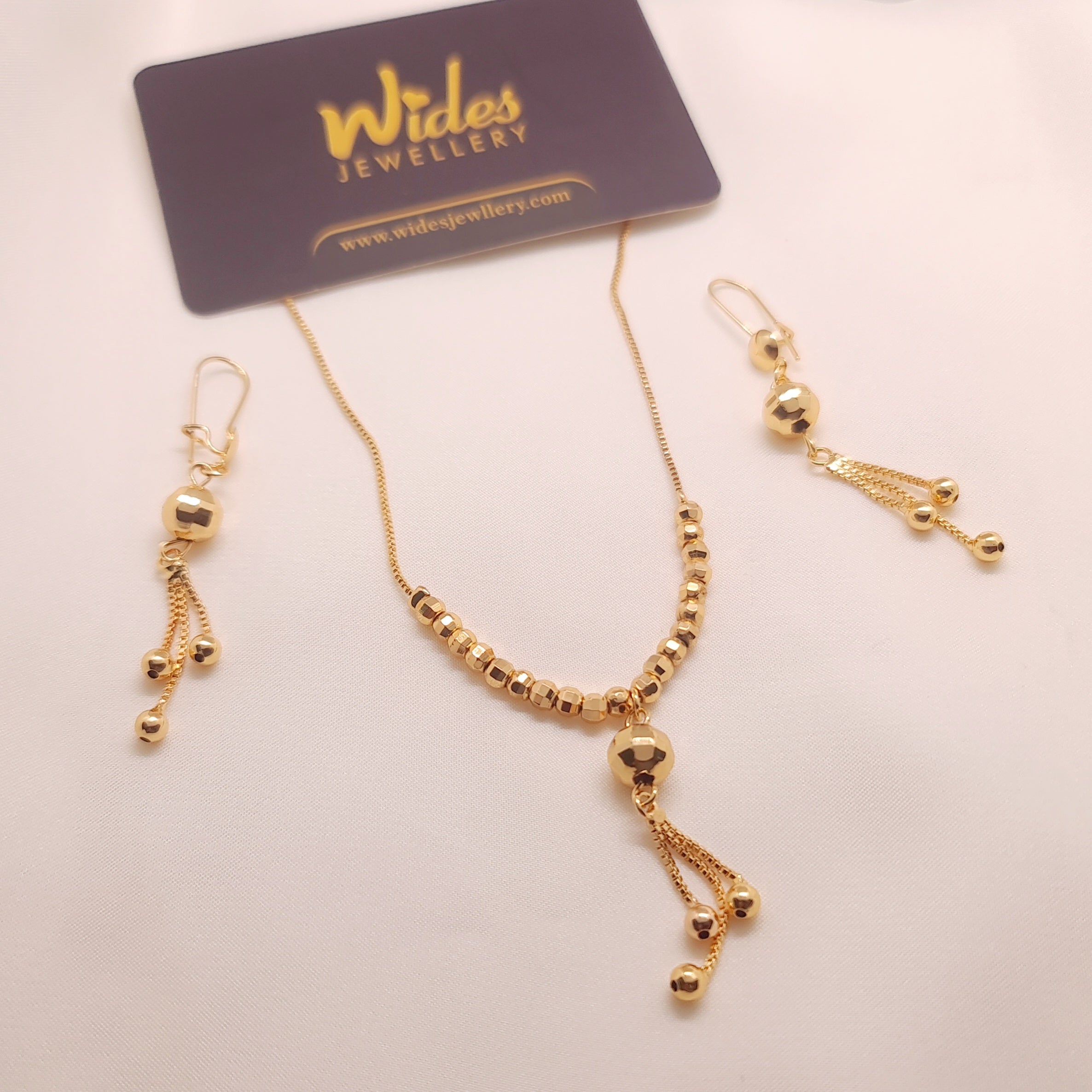Stylish Gold-Plated Locket Set for Girls/Women