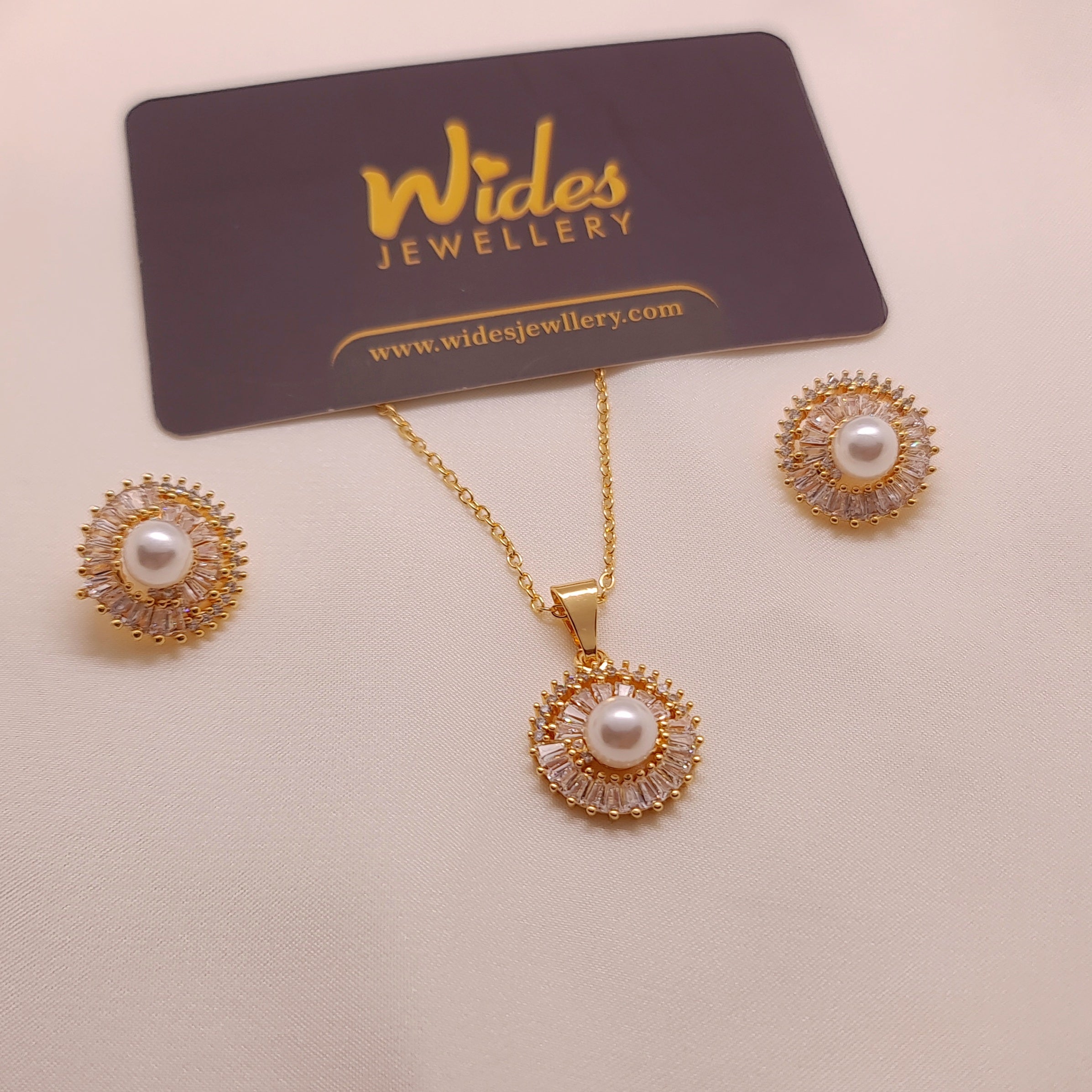 Pearl Halo Locket Set for Girls/Women
