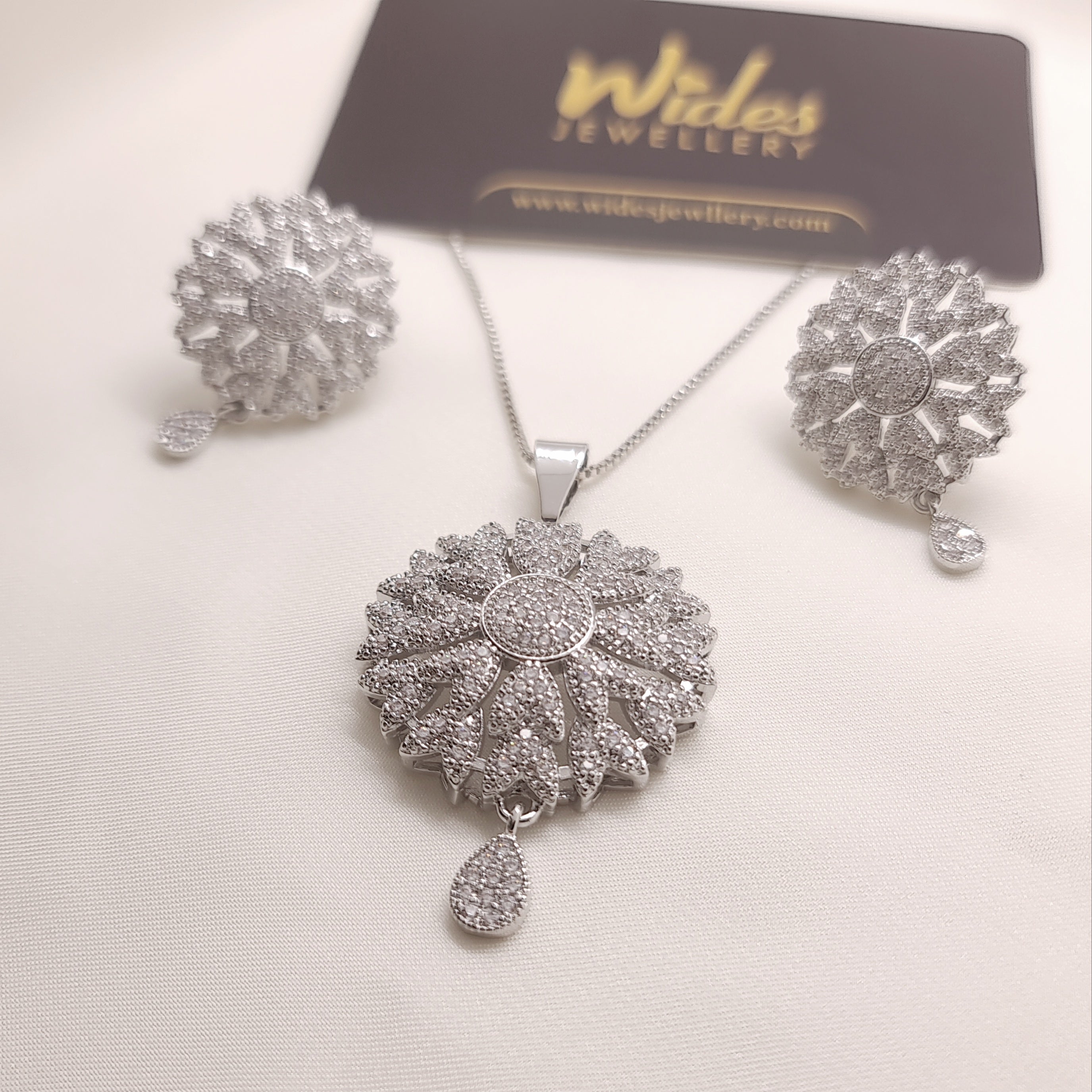 Sunburst Sparkle Silver Locket Set for Girls/Women