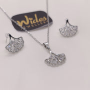 Beautiful Stylish Design Crystal Stones Silver Plated Necklace Set For Girls/Women