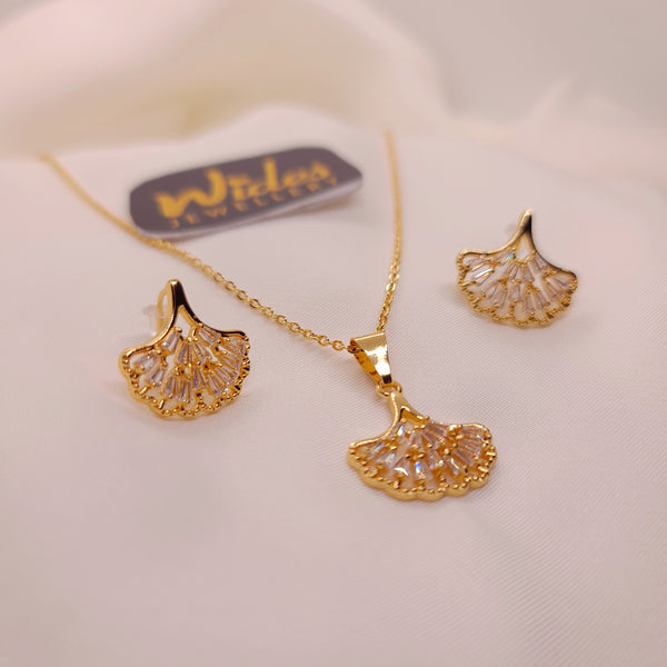 Elegant Golden Locket Set for Girls/Women