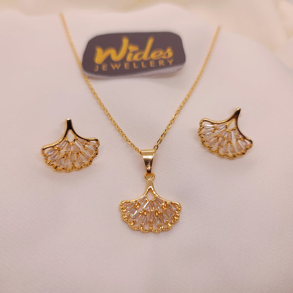 Elegant Golden Locket Set for Girls/Women