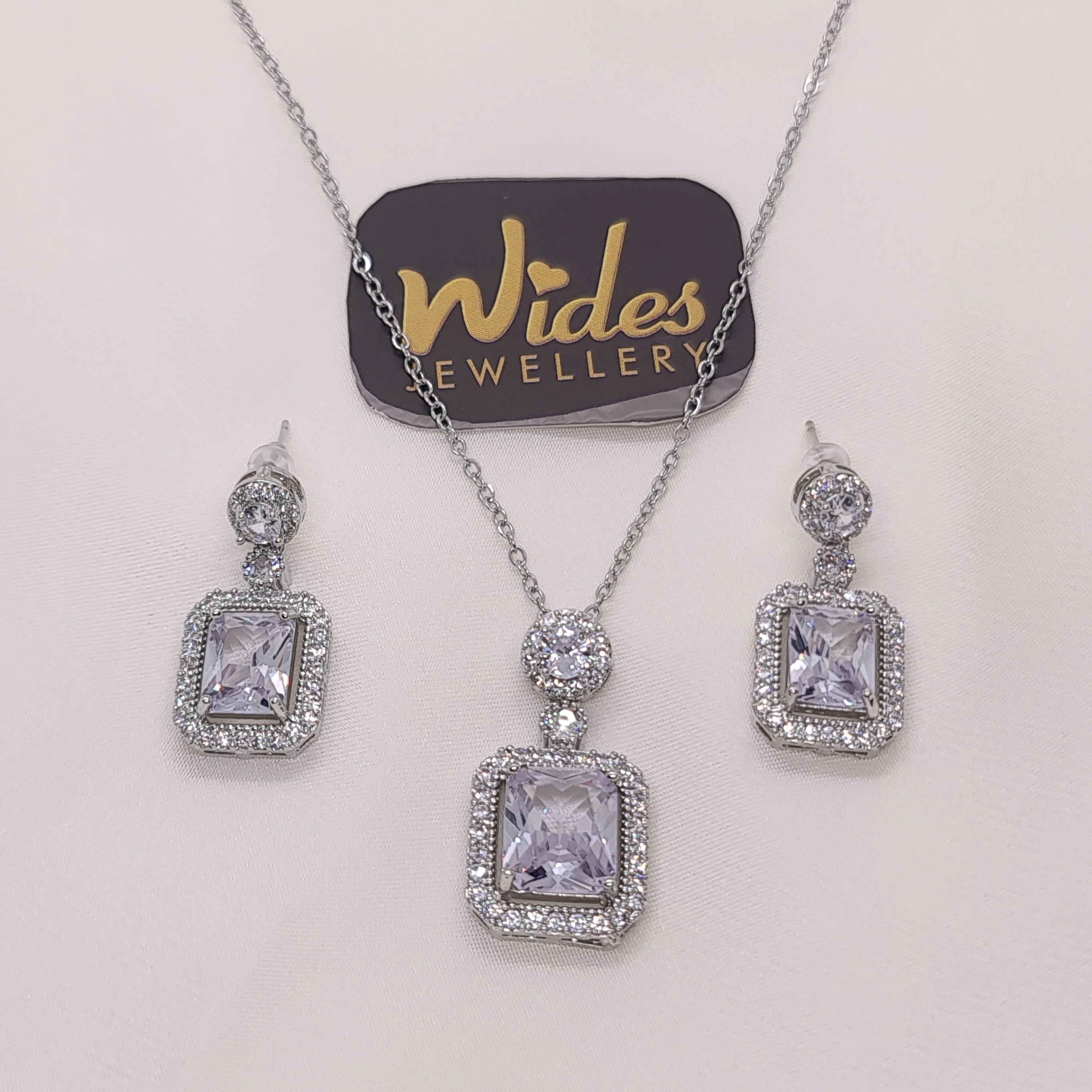 Luminous Design Crystal Stones Silver Plated Necklace Set for Girls/Women