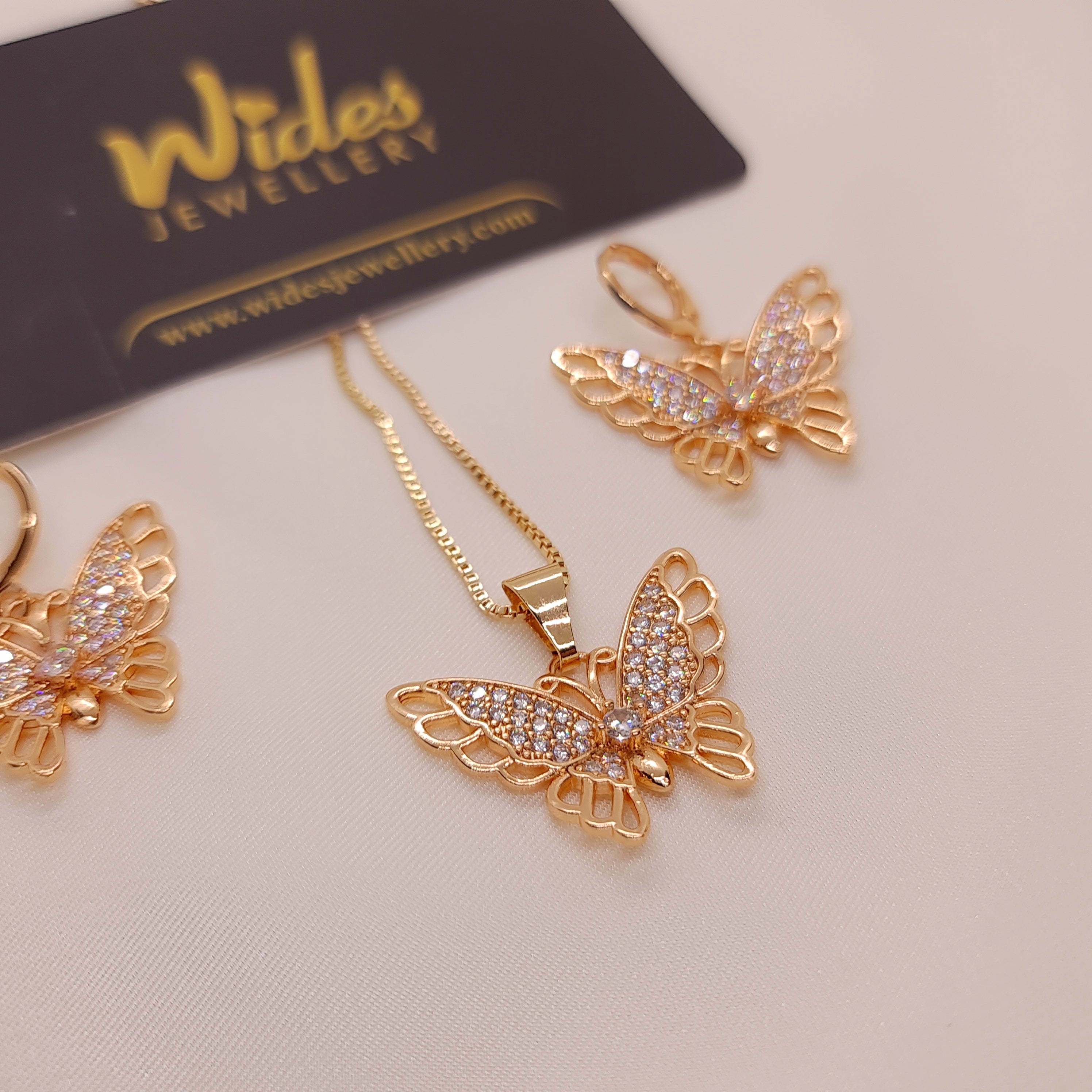 New Treditional Buterfly Design Golden & Silver Locket/Necklace Set for Girls/Women