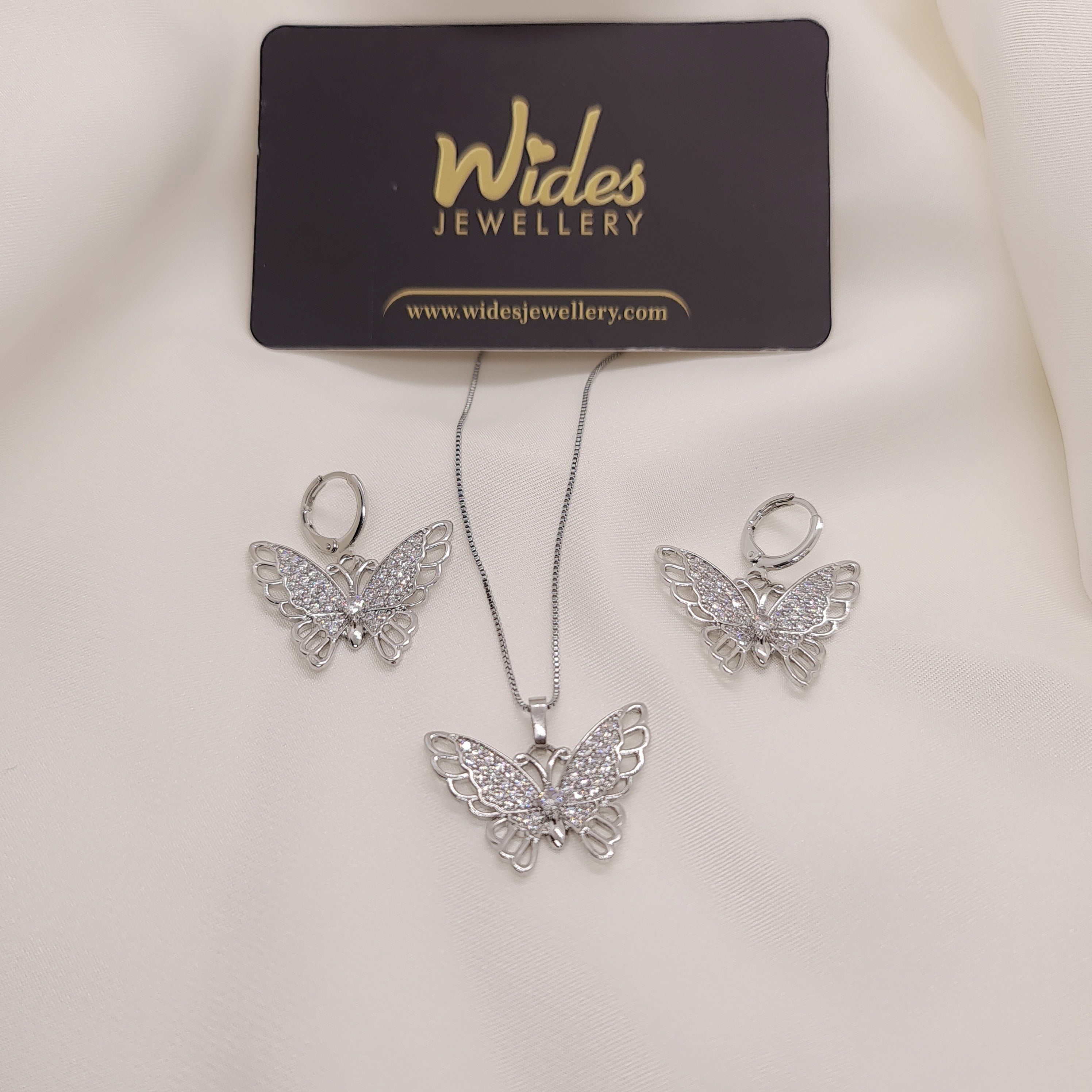 New Treditional Buterfly Design Golden & Silver Locket/Necklace Set for Girls/Women