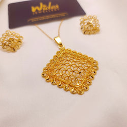 Elegant Gold-Plated Lightweight Locket Set