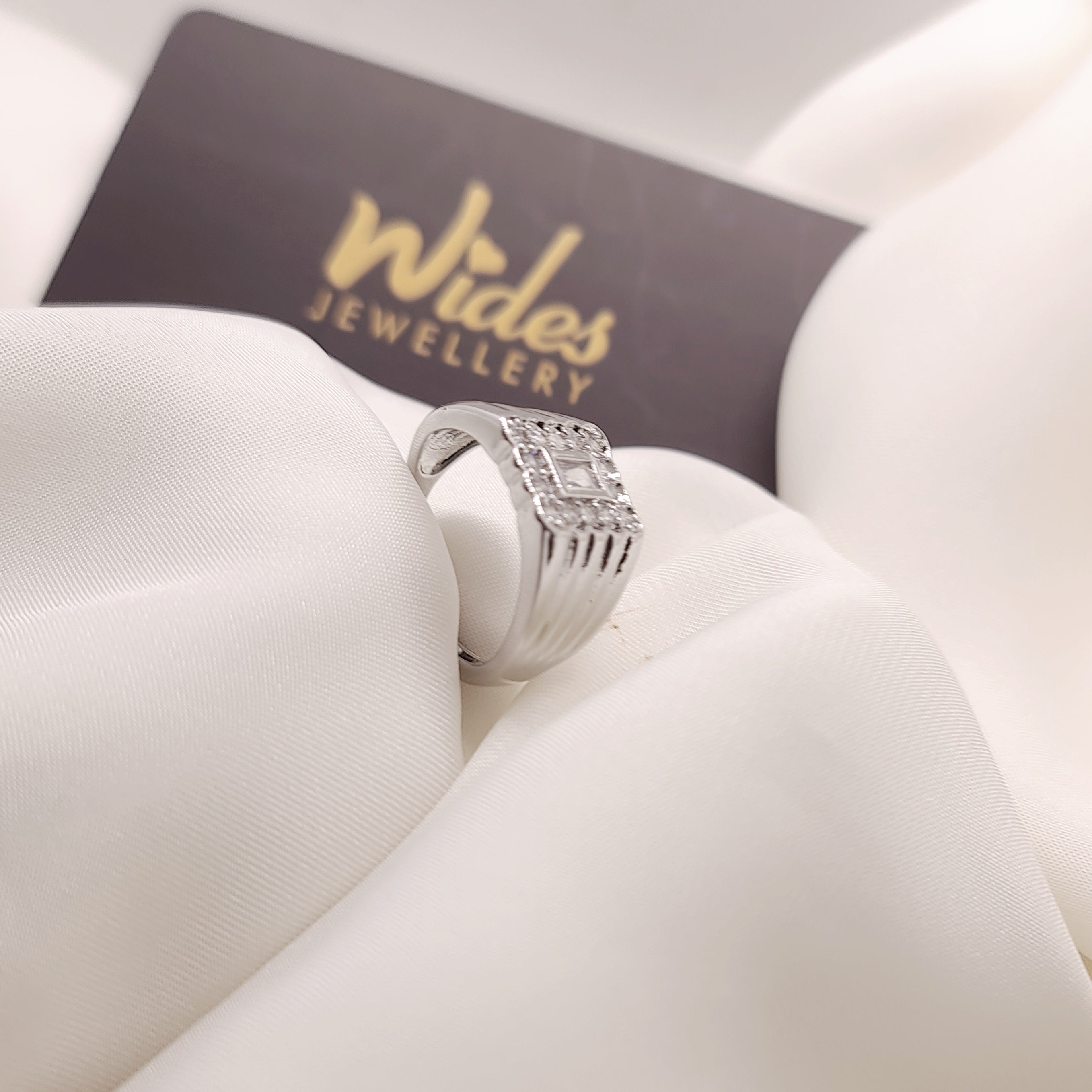 Royal Vanguard Ring for Girls/Women