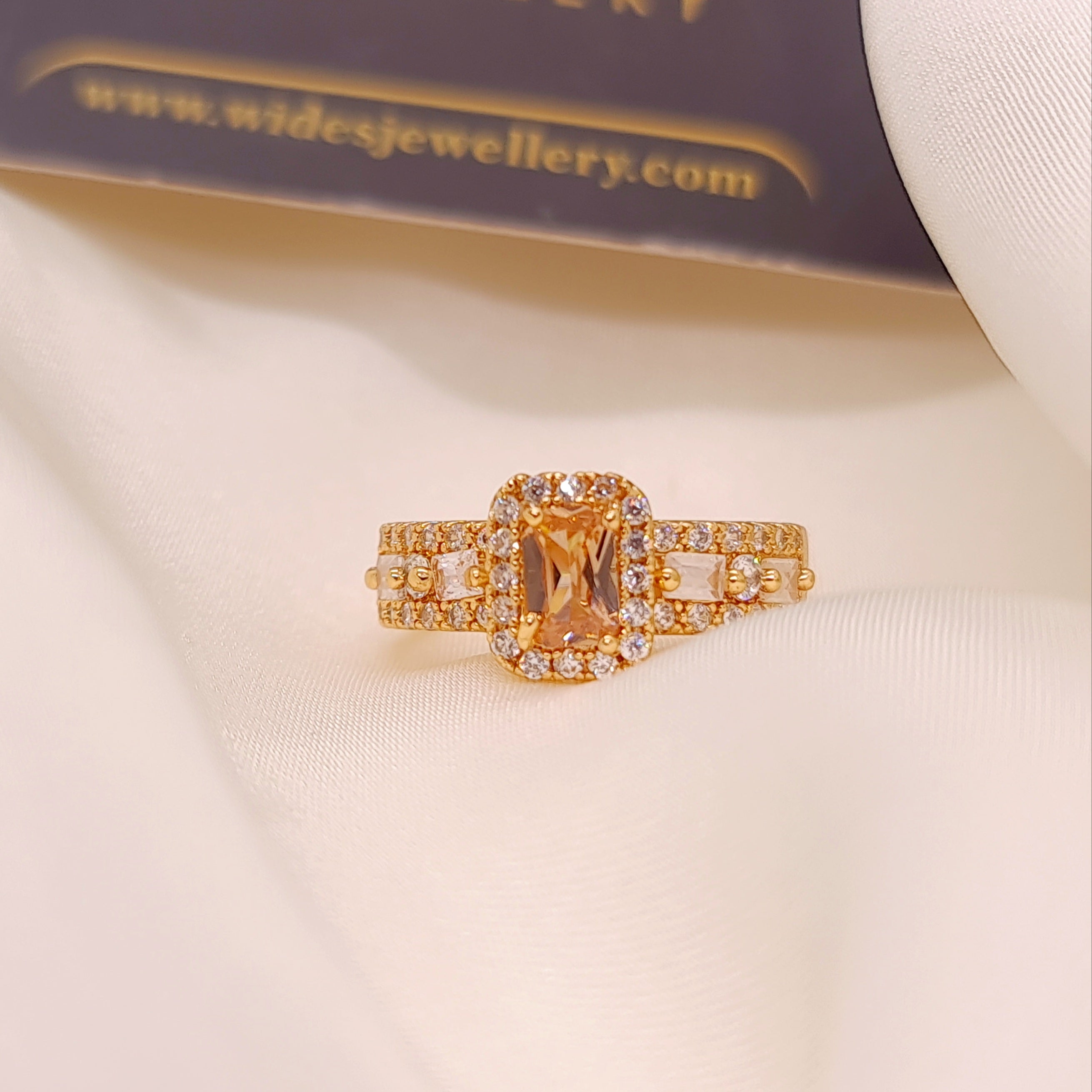 Luxurious Ring Design With Multiple Colors for Girls/Women