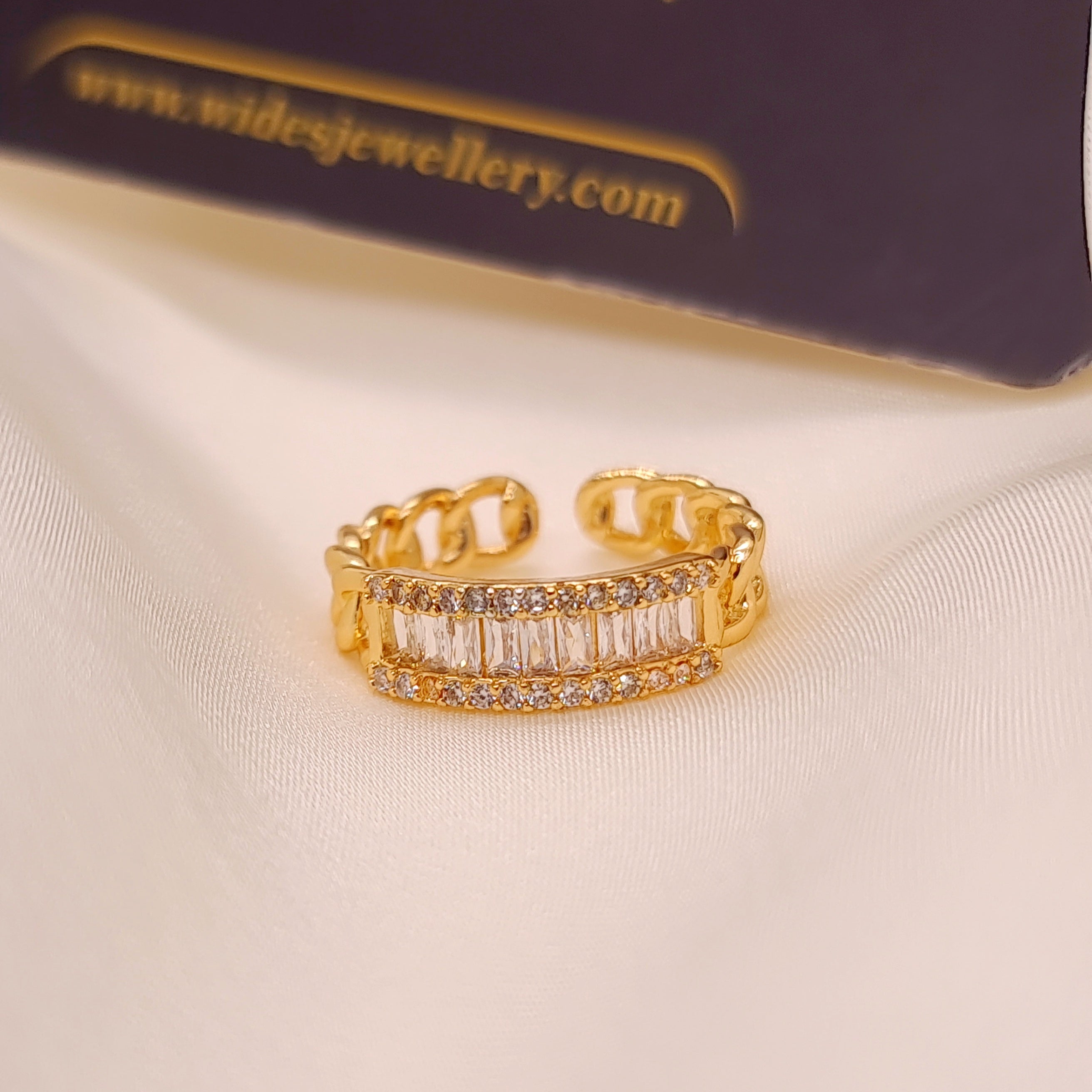 Quad Line Beautiful Design Ring for Girls/Women