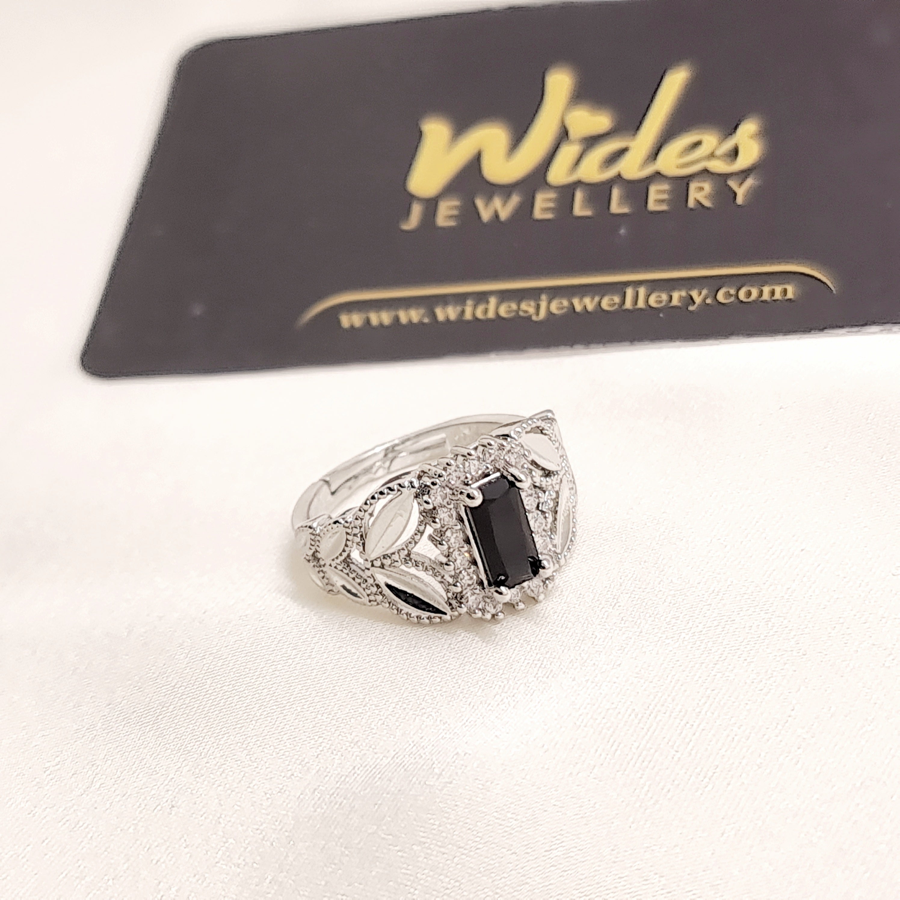 Elegant Design Ring for Girls/Women