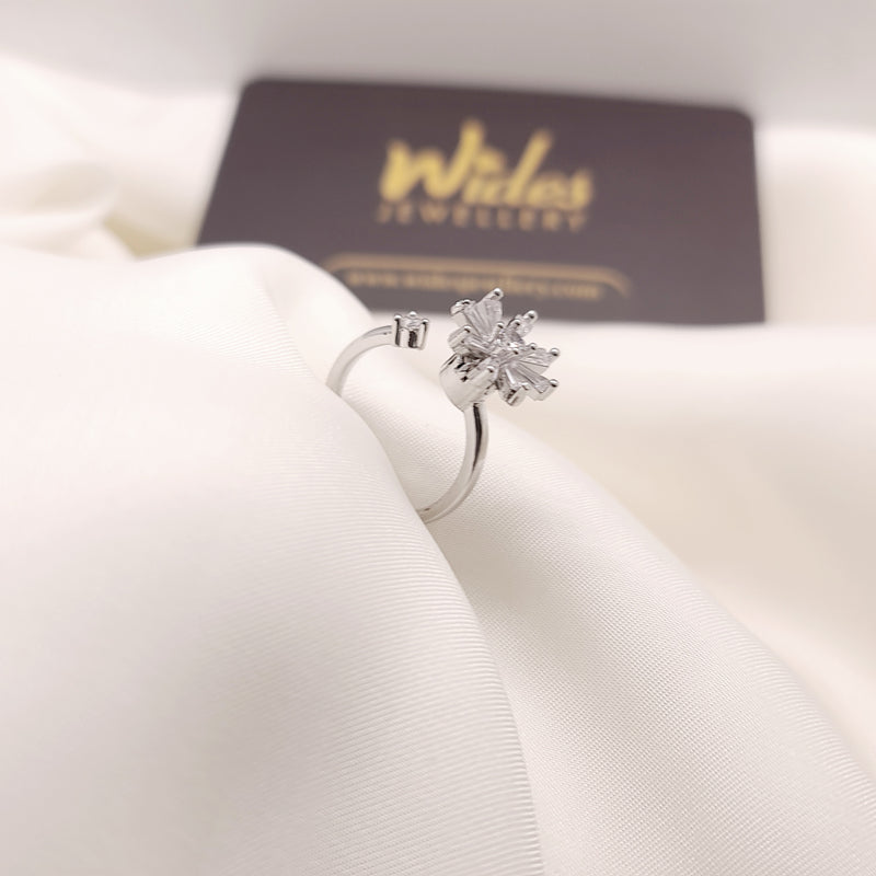 Sparkling Flower Spinner Ring for Girls/Women