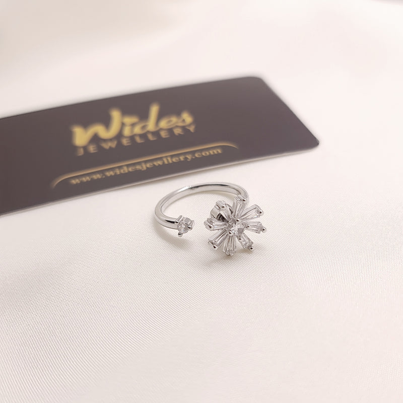 Sparkling Flower Spinner Ring for Girls/Women