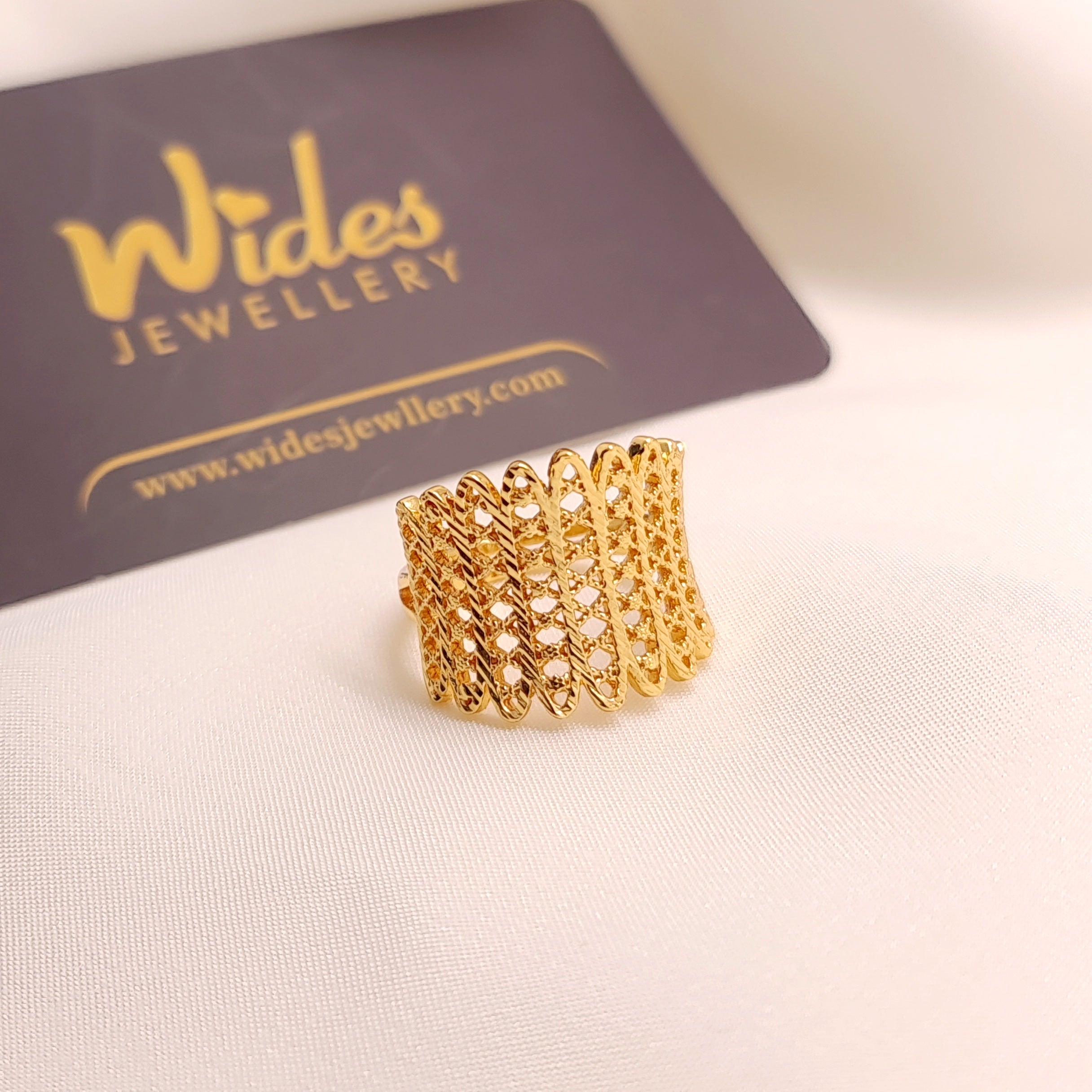 Ribbed Gold-Plated Ring for Girls/Women
