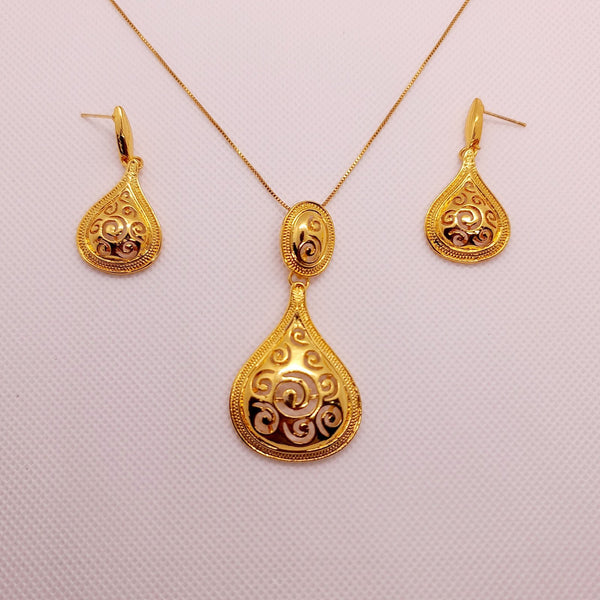 #locket #fashion #girls_locket #jewellery #golden 1