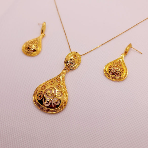 #locket #fashion #girls_locket #jewellery #golden 2